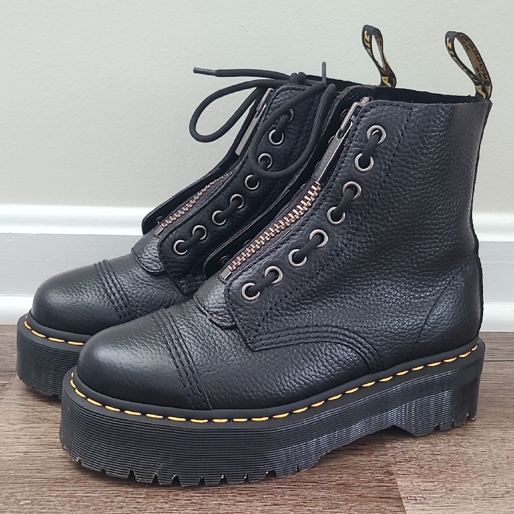 Dr. Martens Sinclair Boots